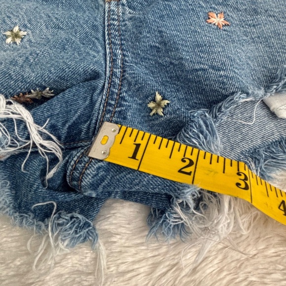 2 American Eagle Outfitters Blue Jean Shorts Distressed Frayed Hem - Size 2 - Picture 6 of 14